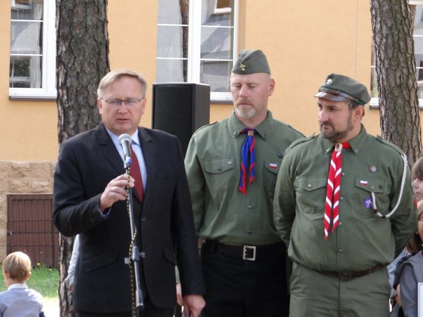 Lubliniec: 74 Górnośląski Pułk Piechoty został patronem hufca ZHP. Odsłonięto też tablicę upamiętniającą poległych harcerzy [ZDJĘCIA]