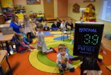 W Przedszkolu nr 18 w Boguszowicach mają nowy oczyszczacz powietrza – działa! ZDJĘCIA I WIDEO