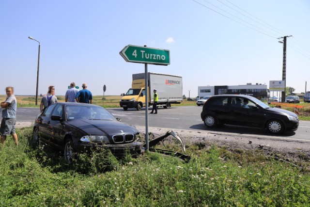 Wypadek w Brzeźnie przy drodze krajowej nr 15. Możliwe utrudnienia [ZDJĘCIA]