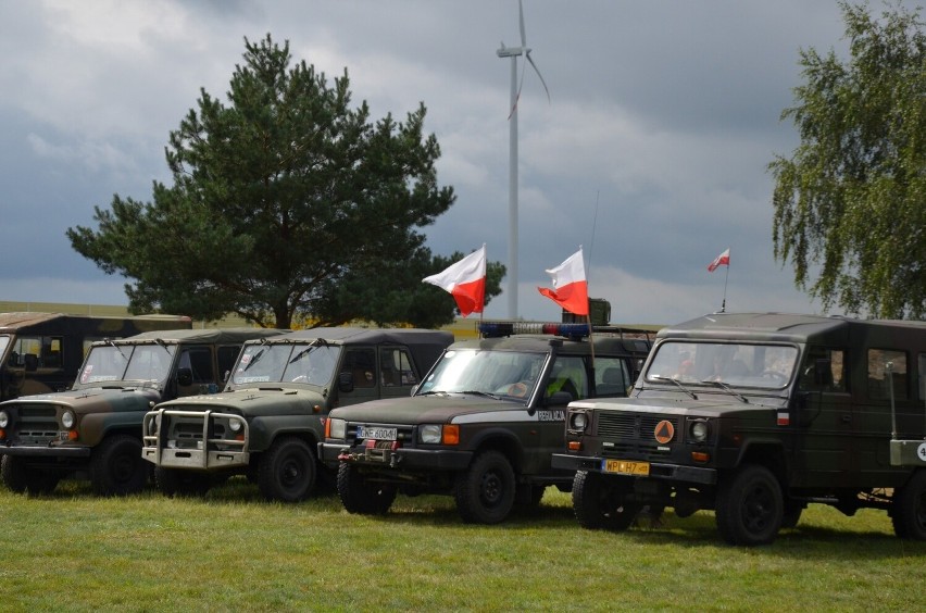 Zlot legendarnych pojazdów militarnych w Parzęczewie ZDJĘCIA