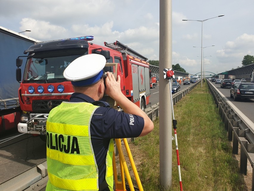 Tragiczny wypadek na S8 w Warszawie. Zginął kierowca z...