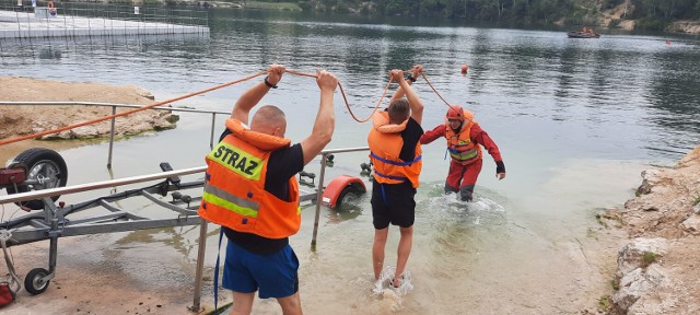 Szkolenie strażaków z ratownictwa wodnego nad Balatonem i Chechłem