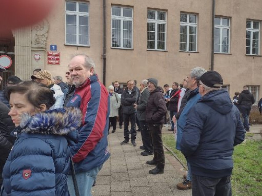 Pod rządami prezydenta Wróblewskiego port w Elblągu przypomina parking dla TiR-ów!