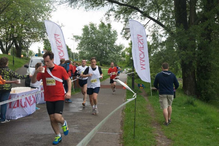 Drużyna z Pajęczna pobiegła w sztafecie maratońskiej [FOTO]