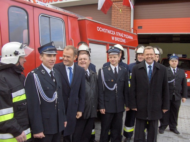 Donald Tusk spotkał się ze strażakami OSP Brzeźno