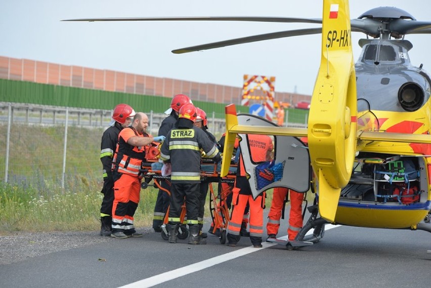Tragiczny wypadek autokaru na drodze Włocławek - Ciechocinek. 2 osoby nie żyją, 29 rannych [zdjęcia]