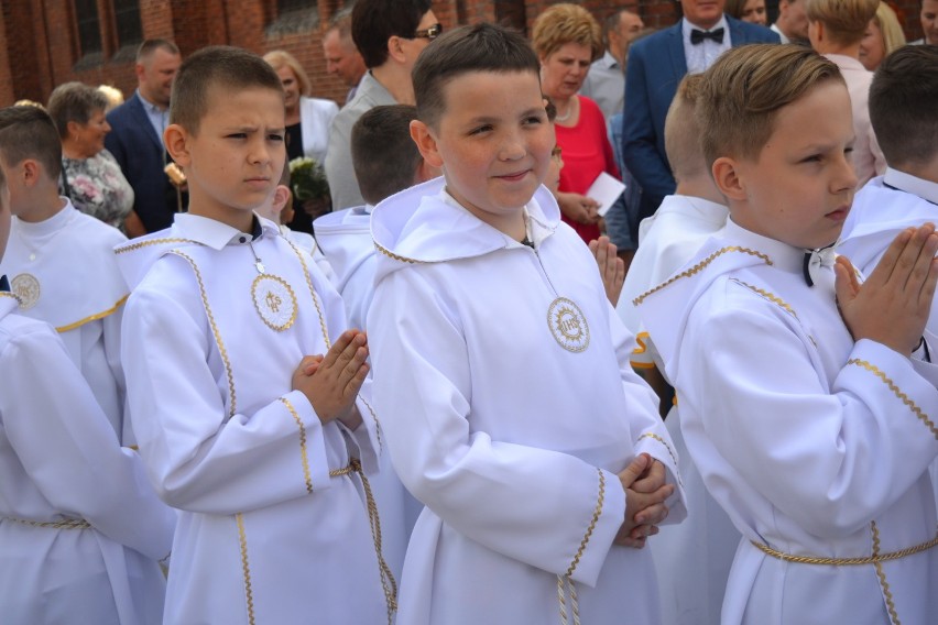 Pierwsza Komunia Święta dzieci z parafii Konkatedralnej pw. św. Stanisława Biskupa Męczennika w Ostrowie Wielkopolskim w 2019 roku