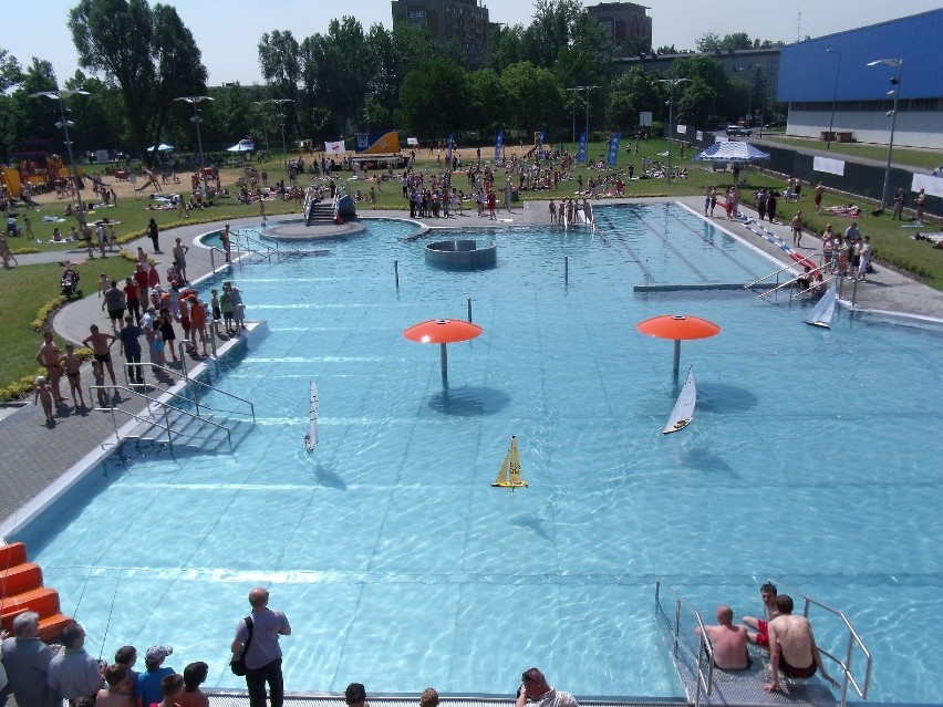 Basen - Aquapark w Częstochowie przy Dekabrystów [WIDEO + ZDJĘCIA]