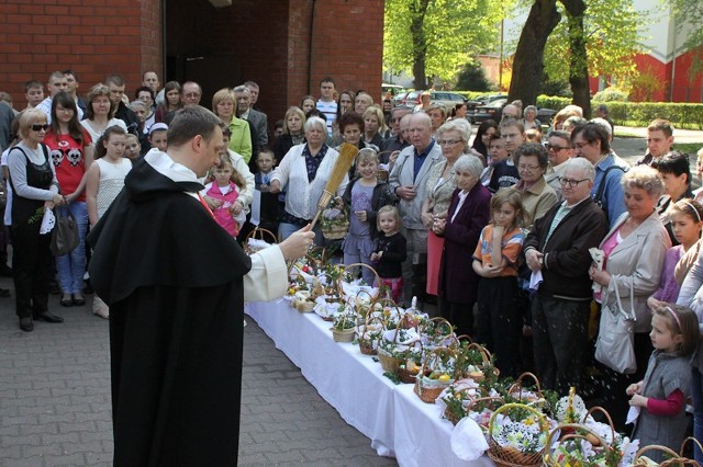 Święcenie pokarmów u Ojców Dominikanów w Szczecinie.