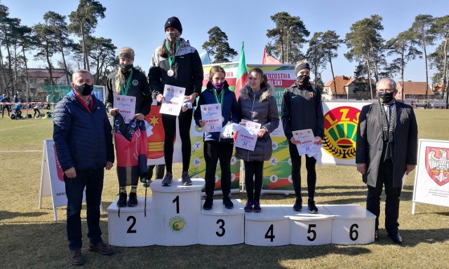 W Przełajowych Mistrzostwach Polski LZS w Żerkowie na najwyższym stopniu podium w biegu na 1500 m młodziczek stanęła Zuzanna Doroba z Gwdy Piła