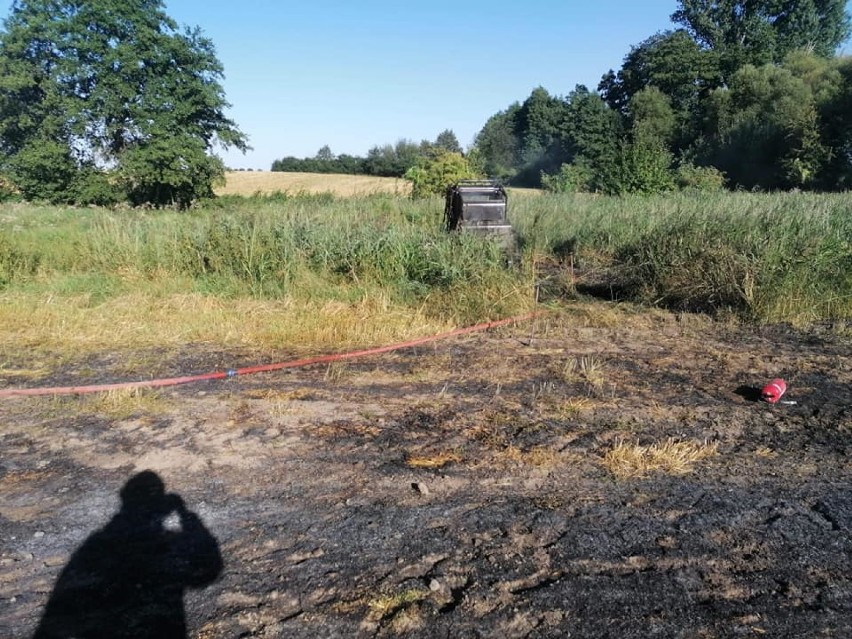 Powiat Gniezno: pożar maszyn rolniczych w dwóch...