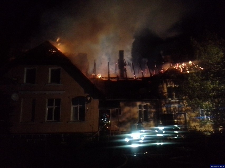 Pożar w Kandytach. Spłonął dom wielorodzinny