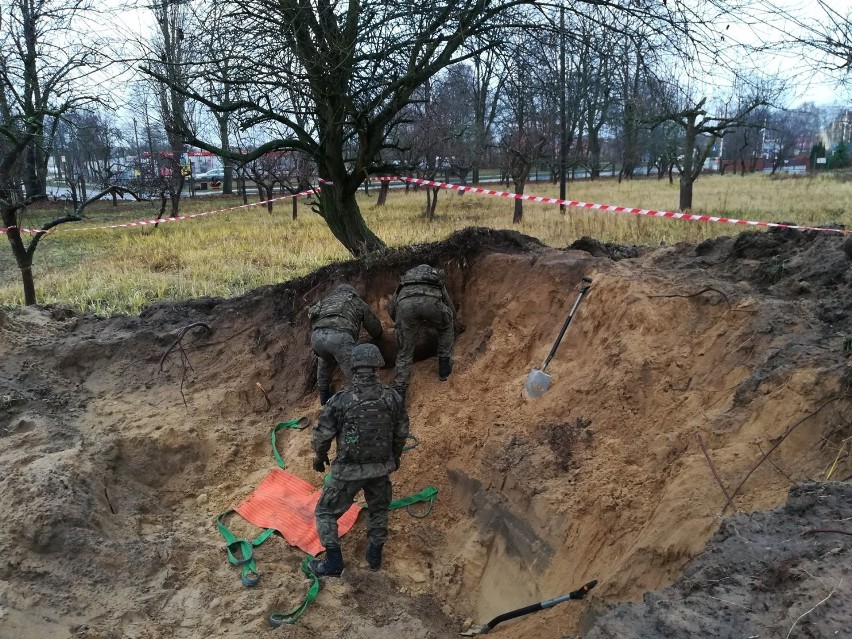 5. pułk inżynieryjny ze Szczecina podczas akcji podniesienia...