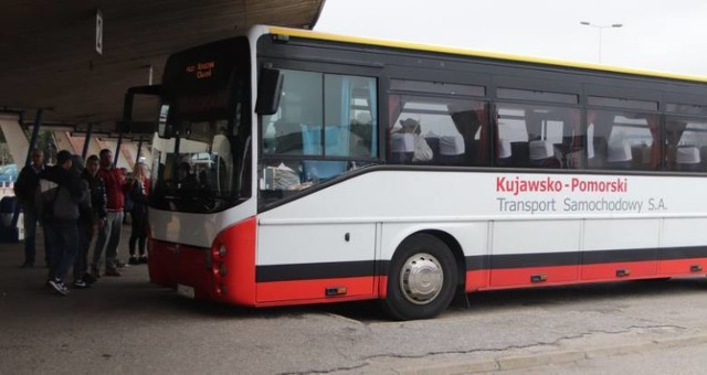 Nie do wszystkich dotarły informacje, że 3 stycznia 2021 r. uruchomiona zostanie zastępcza komunikacja autobusowa na zawieszonych liniach kolejowych. Autobusy w zastępstwie pociągów będą jeździć między innymi na trasie Włocławek - Kaliska - Kutno.