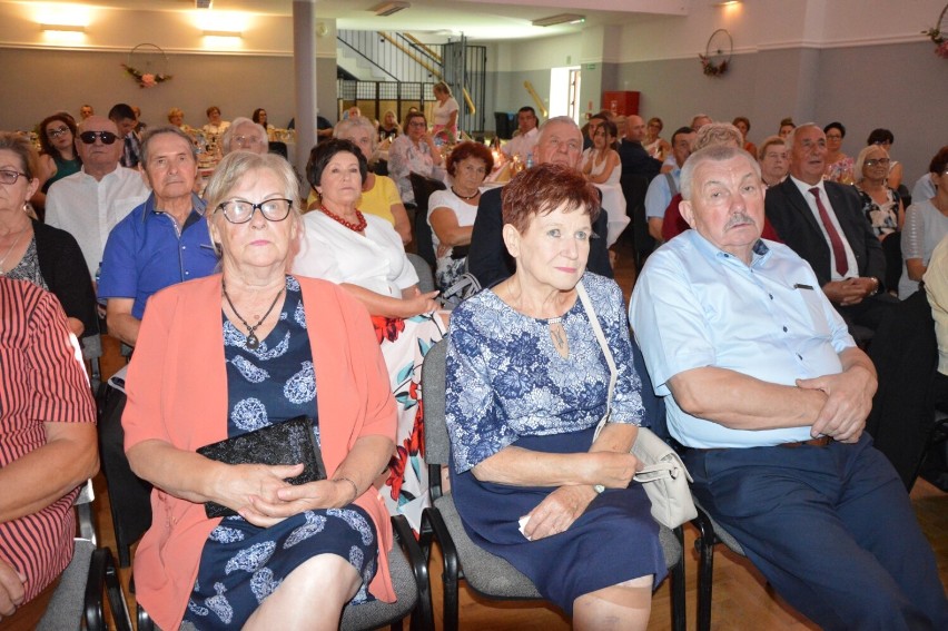 Na gali 21 par z gminy Cewice odznaczonych medalami za 50 lat pożycia małżeńskiego