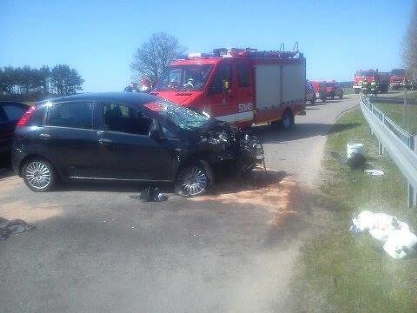 Gmina Osieczna. Czołowe zderzenie aut [ZDJĘCIA]