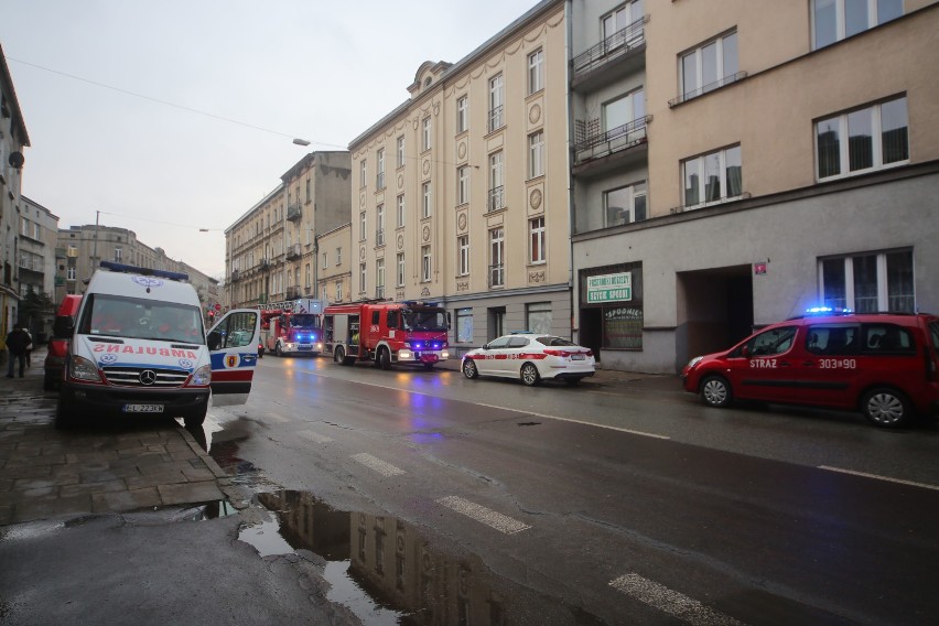 Pożar na Żeromskiego w Łodzi. Mężczyzna zginął w pożarze...