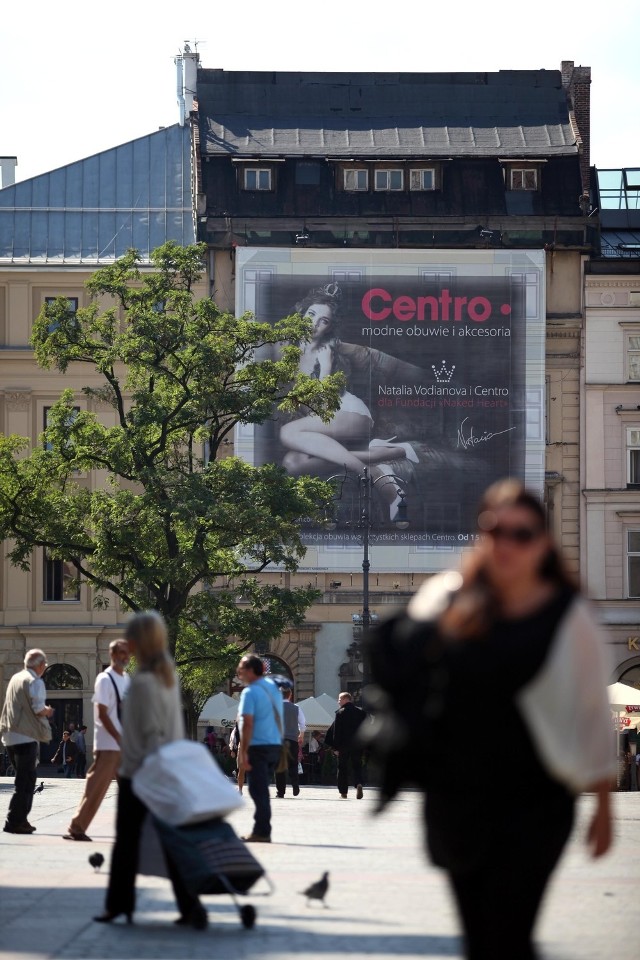 Rynek Główny 22. Straż miejska myśli, a właściciel zarabia...