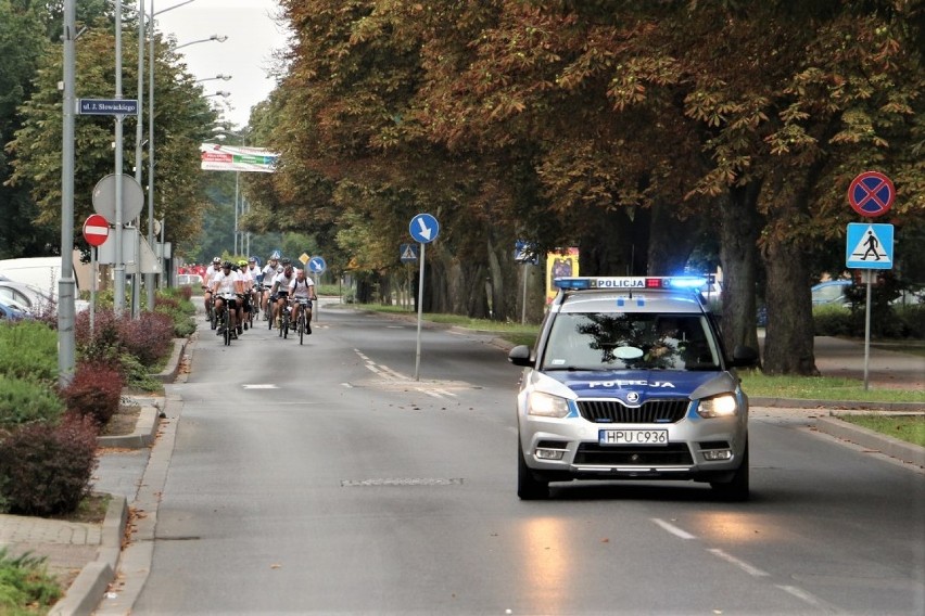 Rajd rowerowy 100 km na 100-lecie Niepodległej Polski - wystartował [ZDJĘCIA]