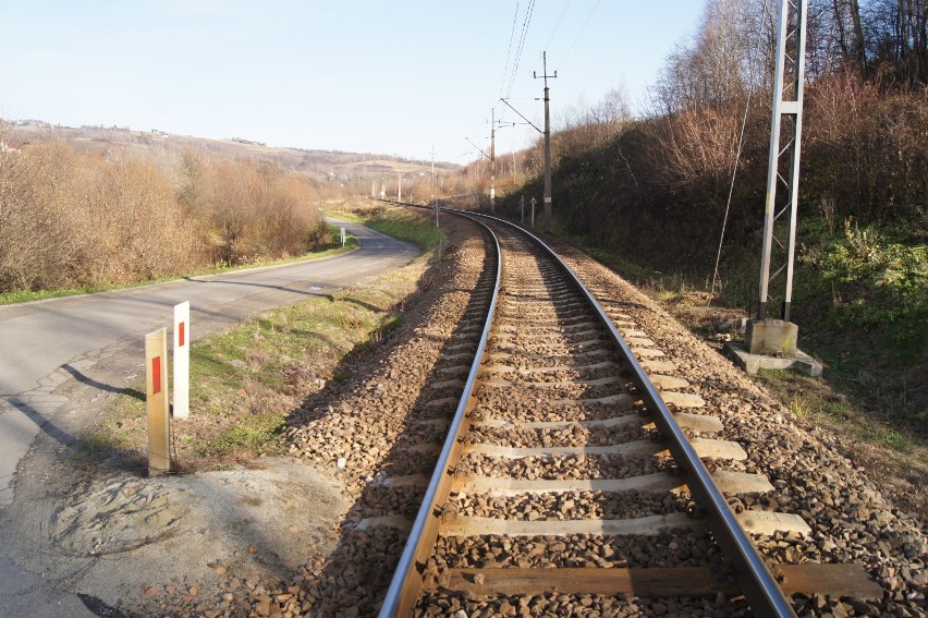 Z Tarnowa do Krynicy pociągiem teraz nie pojedziesz. Komunikacja zastępcza na czas remontu linii kolejowej [6.04]