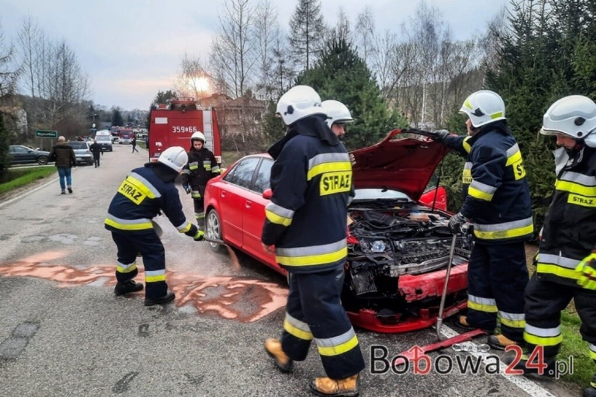 Tragedia na drodze pod Nowym Sączem. W zderzeniu dwóch aut zginął 89-letni mężczyzna