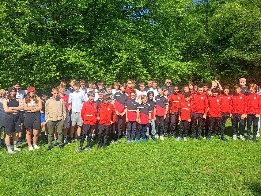 Uczniowie z Żuław na sportowym turnieju w Niemczech. Sportowe Spotkanie Miast Partnerskich w Hennef