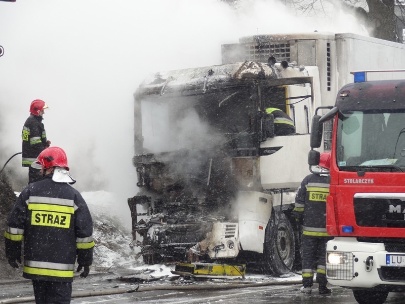Zderzenie dwóch ciężarówek na al. Warszawskiej