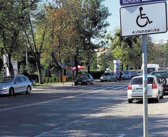 W Toruniu brakuje kopert dla niepełnosprawnych