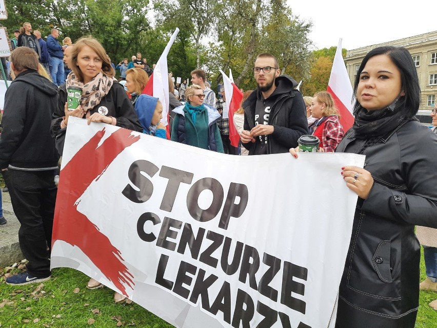 Marsz "zakończyć" pandemię na ulicach Białegostoku...