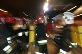 Pożar domu w Nadolu pow. wejherowski [25.04.2019]. 17 mieszkańców ewakuowało się przed przyjazdem straży pożarnej. Straty to 150 tys. zł