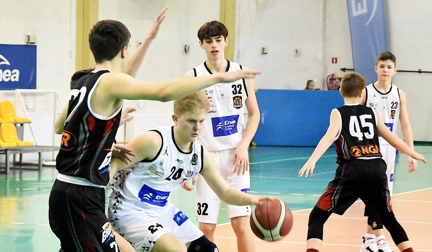Koszykarski maraton kadetów Enea Basketu Powiat Pilski Piła. Zobaczcie zdjęcia z meczu z Gromami Nowy Tomyśl
