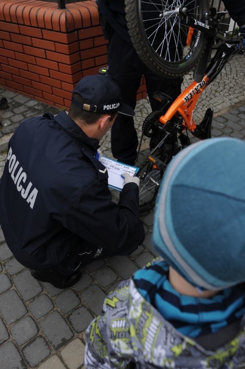 Śremscy policjanci zapraszają rowerzystów do akcji znakowania jednośladów. Kiedy w naszym mieście będzie można zabezpieczyć swój rower?