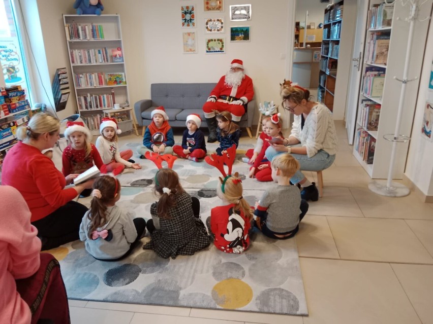 Odwiedziny Mikołaja w bibliotece w Kiełpinie