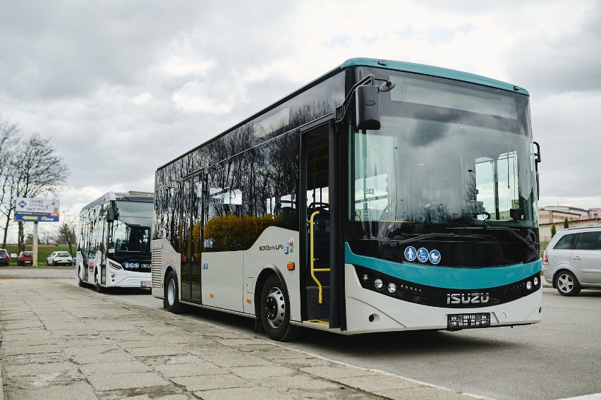 Nowe, trzy niskoemisyjne autobusy dla pasażerów MKS...
