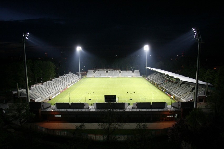 Legnica: Oświetlenie Stadionu Miejskiego (ZDJĘCIA)