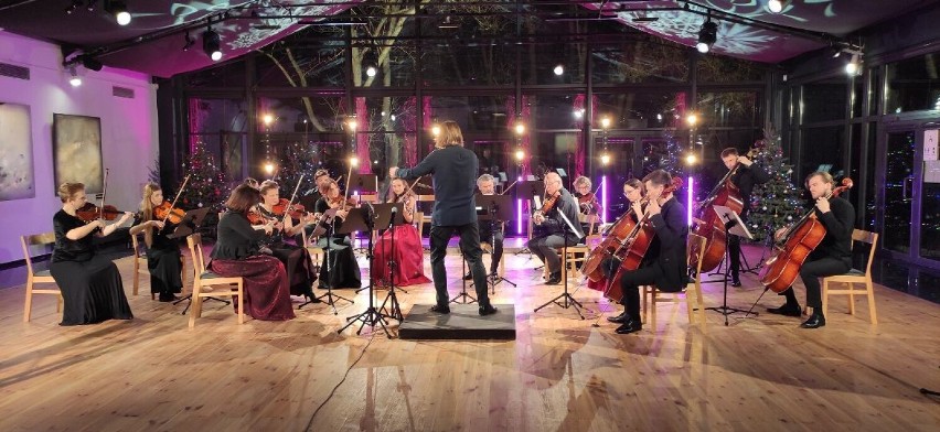 Warsaw Camerata to wszechstronna orkiestra wykonująca muzykę...