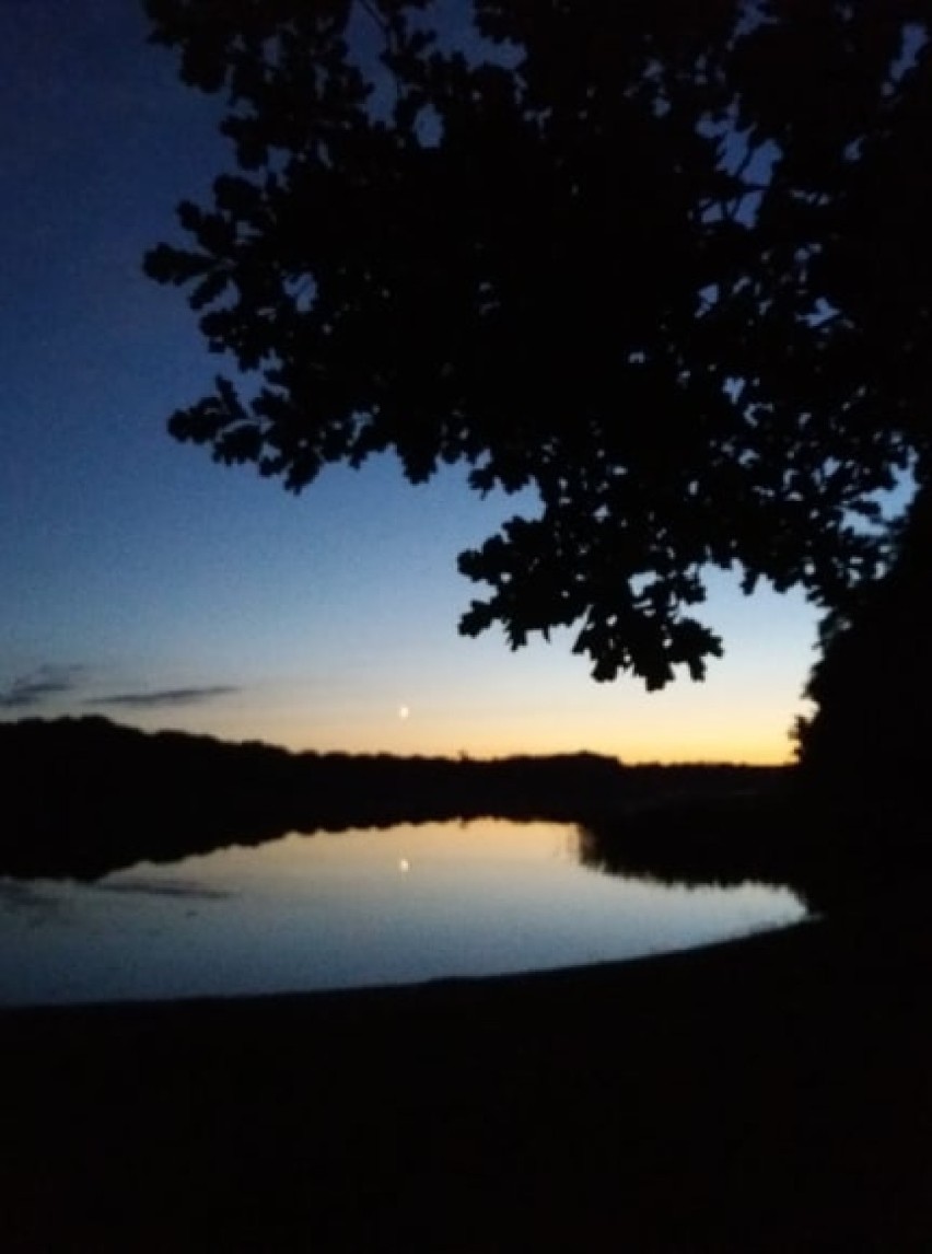 Plaża w Osetnej - Jezioro Chłop. 

Wokół kilka ośrodków...