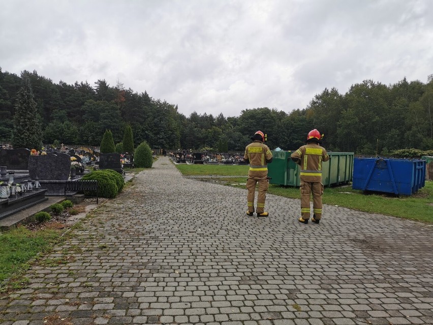 Gigantyczne zapadlisko na cmentarzu w Trzebini