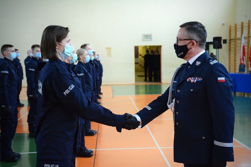 Ślubowanie nowych policjantów w łódzkim garnizonie ZDJĘCIA