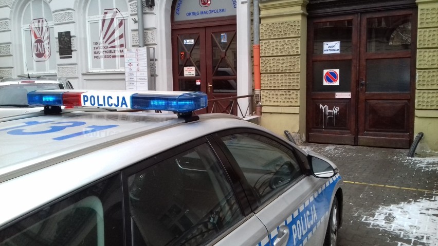 Ktoś groził, że wysadzi biuro Platformy przy Karmelickiej w Krakowie [ZDJĘCIA]