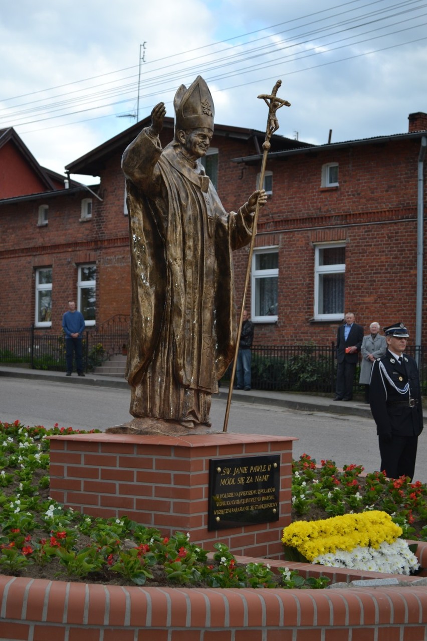 W dniu kanonizacji poświęcono figurę Papieżą - Polaka
