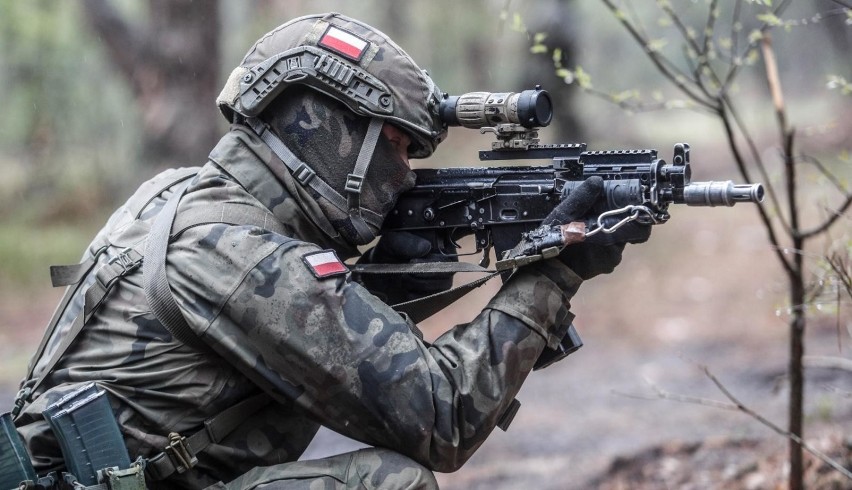 Polska armia boryka się z brakami kadrowymi i na różne...