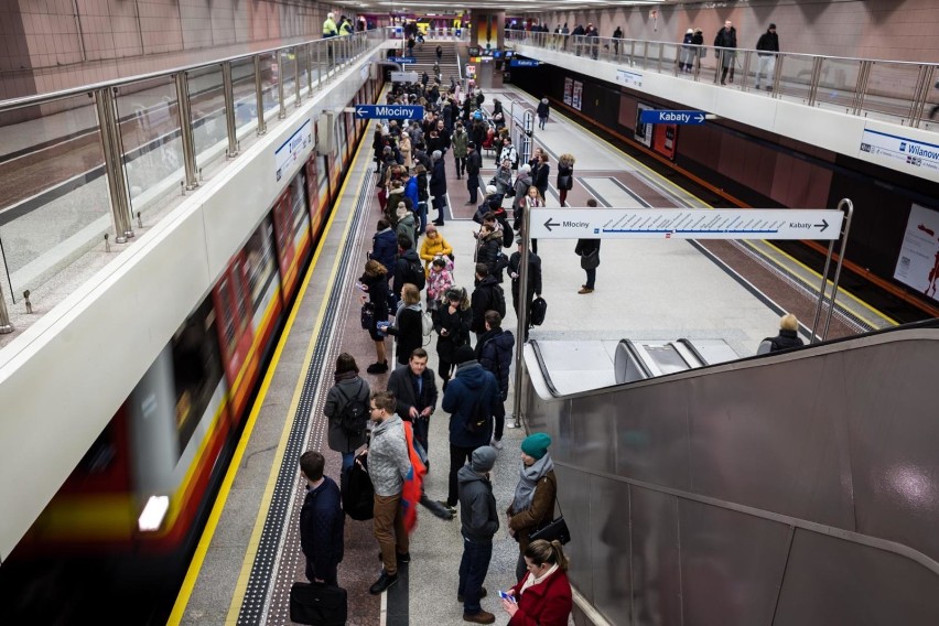 Awaria prądu w Warszawie. Nie jeździ metro warszawskie,...