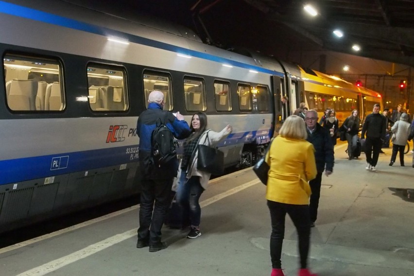 Po raz pierwszy  pociąg pendolino przyjechał z Warszawy do...