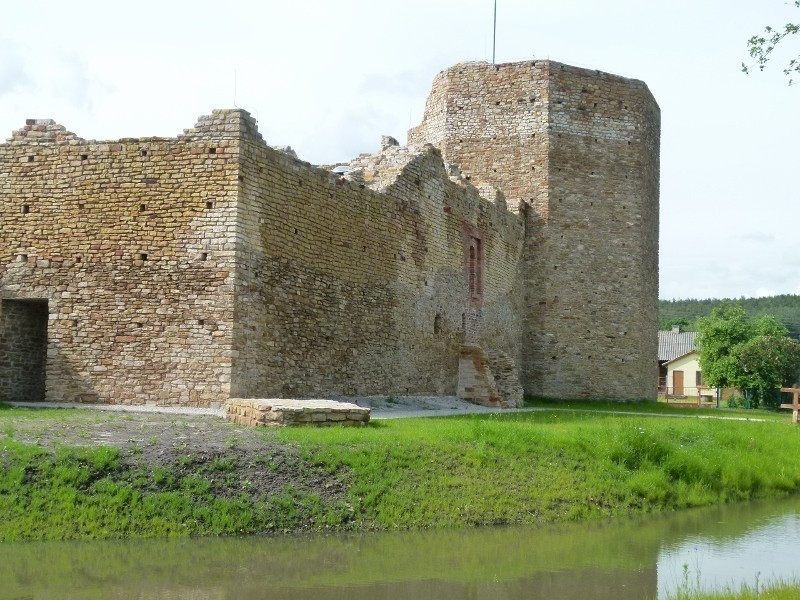 Zamek Kazimierzowski w Inowłodzu czeka na gości. Oficjalne otwarcie już 15 czerwca [ZDJĘCIA]