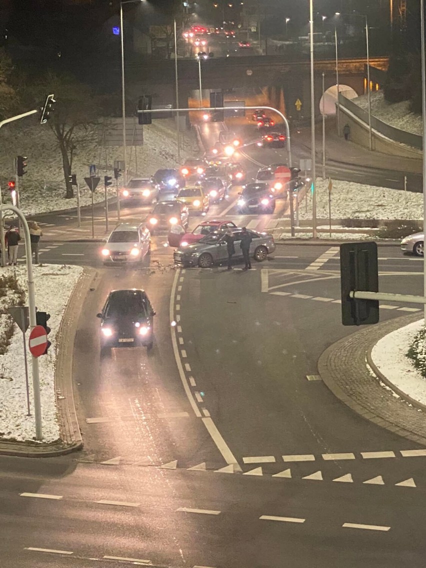 Wypadek na skrzyżowaniu Okrzei - Kapitulna we Włocławku