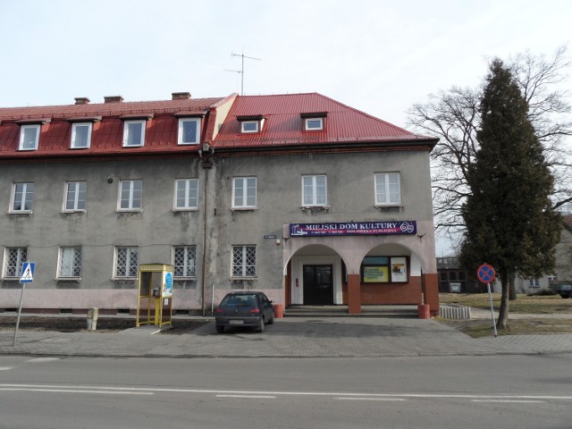 Miejski Dom Kultury i Miejska Biblioteka Publiczna w Kaletach mieszczą się w tym samym budynku przy ul. Lublinieckiej