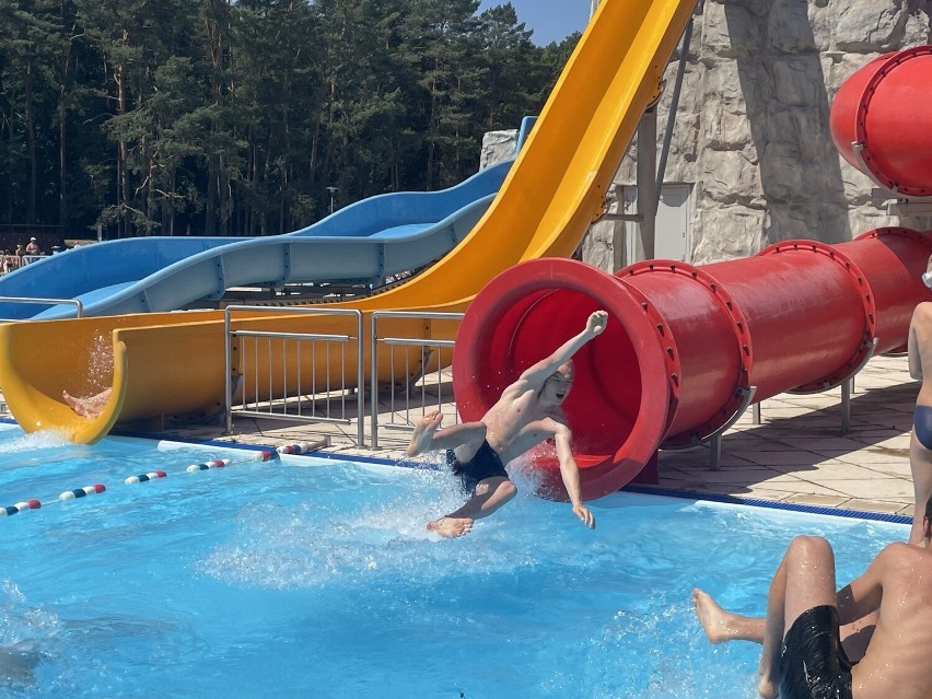 Arkonka oblegana przez plażowiczów. Wysokie temperatury i...