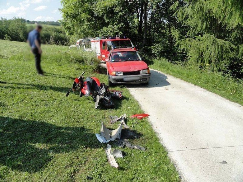 W Krużlowej motorower zderzył się z samochodem osobowym