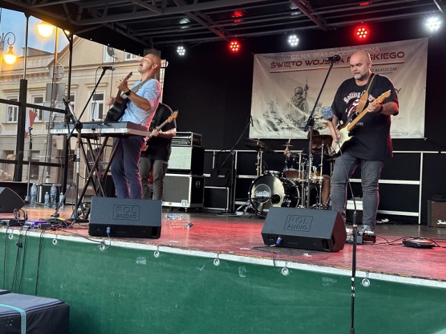 Zespół Lustro zaprezentował stare piosenki w nowych, rockowych aranżacjach.